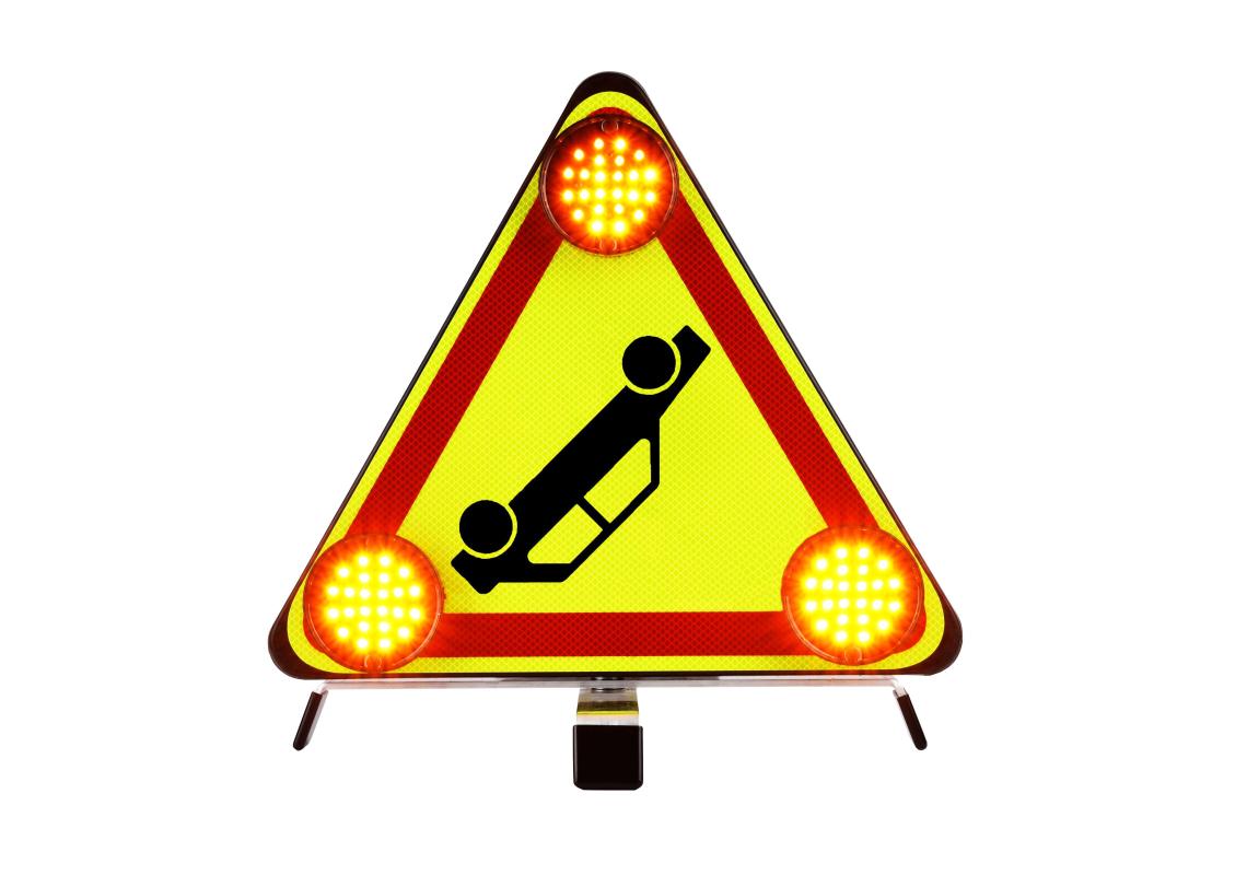 AK31 floor-mounted triangle with cross-beam feet